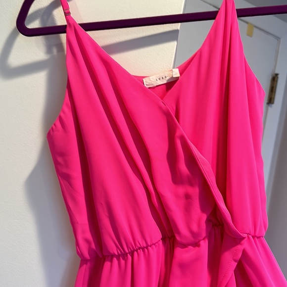 Hot Pink High Low dress with adjustable straps. Perfect for summer. Only worn 1 - Picture 4 of 6